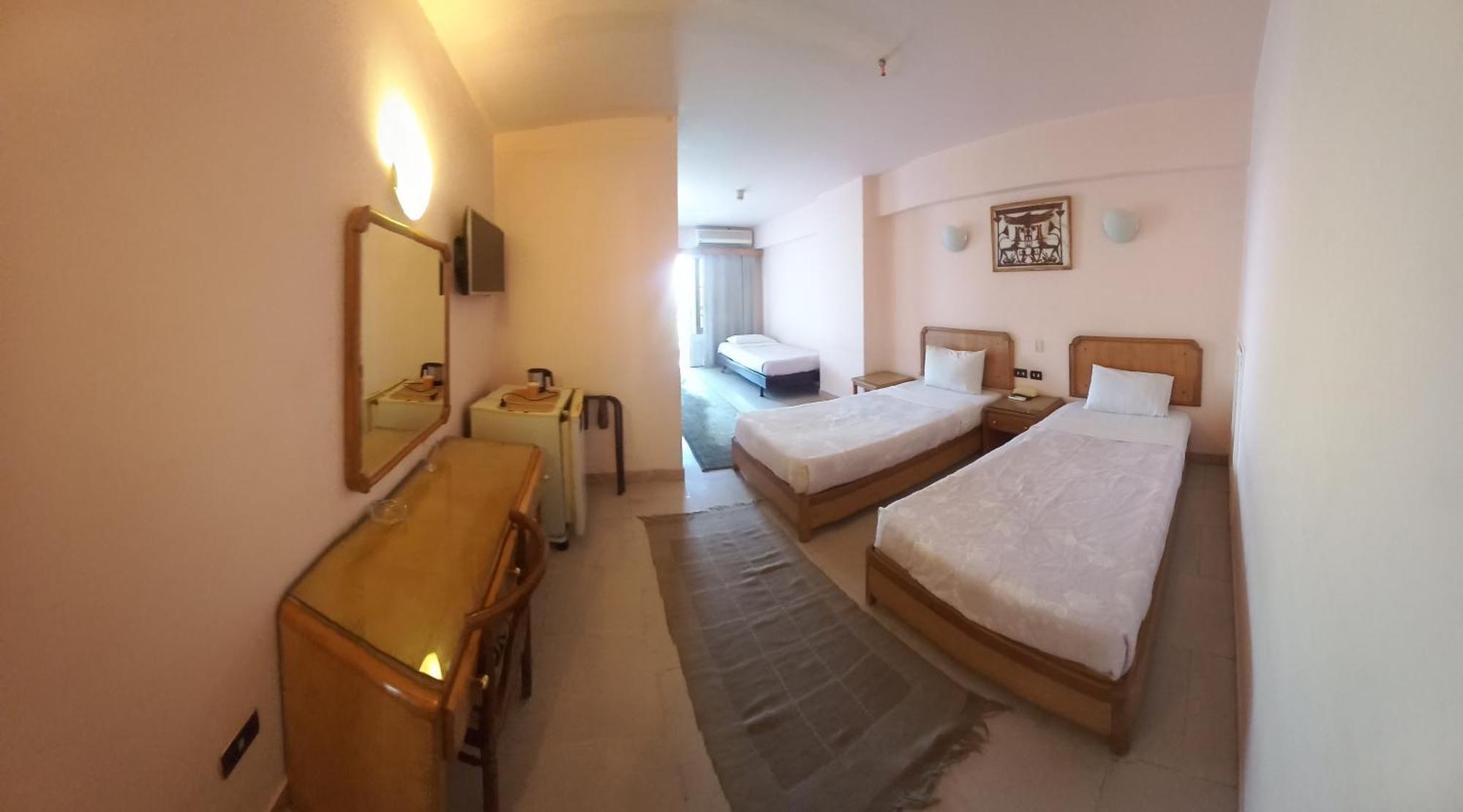 Hotel New Pola Luxor