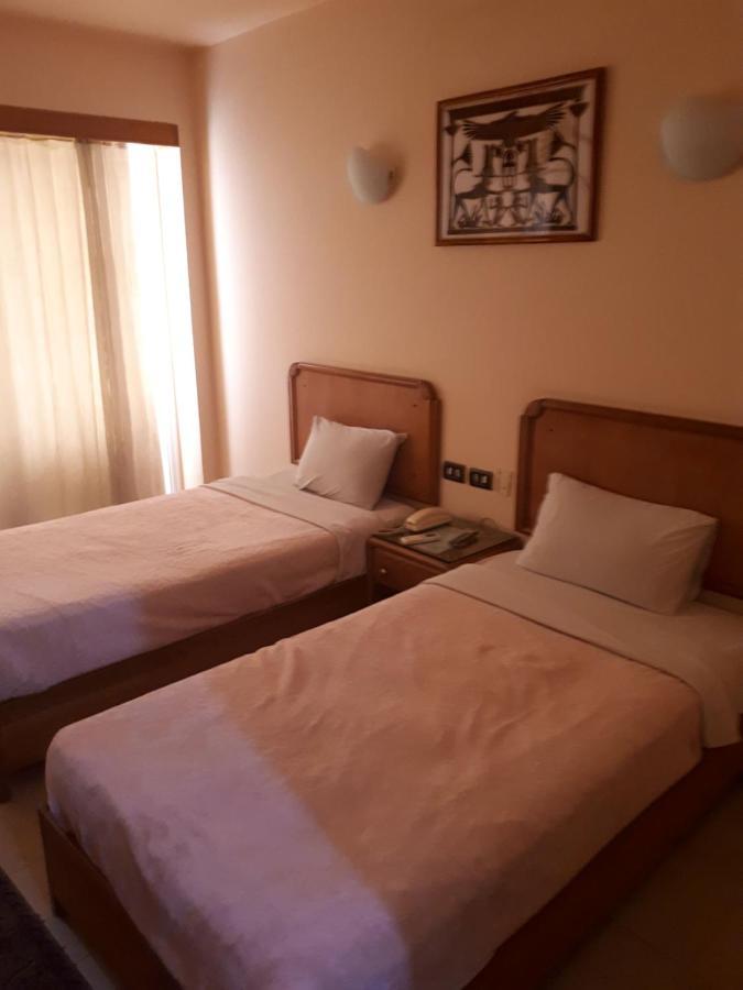 New Pola Hotel